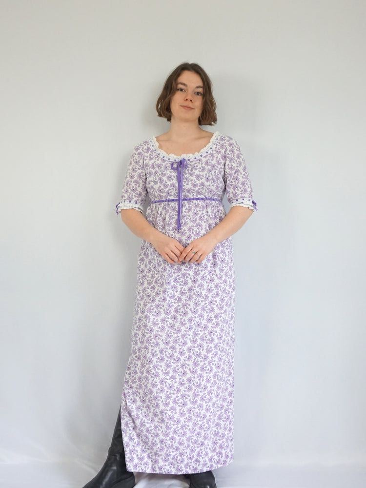 Floral Lilac Prairie Dress - M