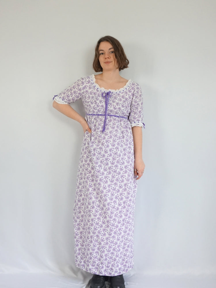 Floral Lilac Prairie Dress - M