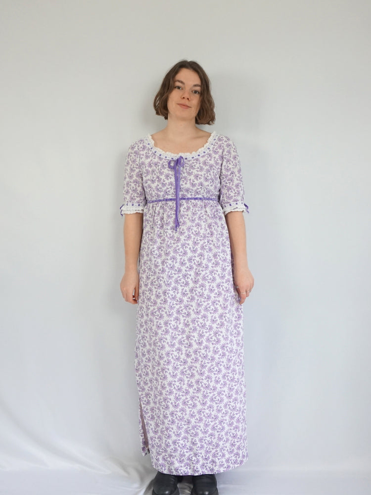 Floral Lilac Prairie Dress - M