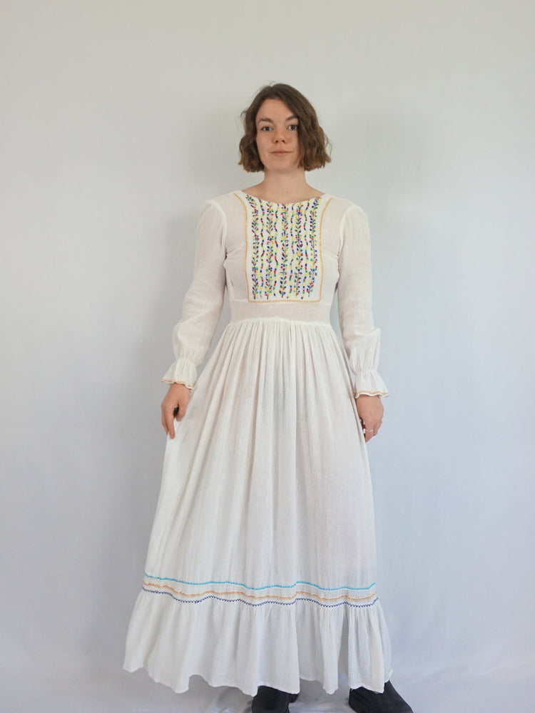 White Indian Cotton Embroidered Dress - XS