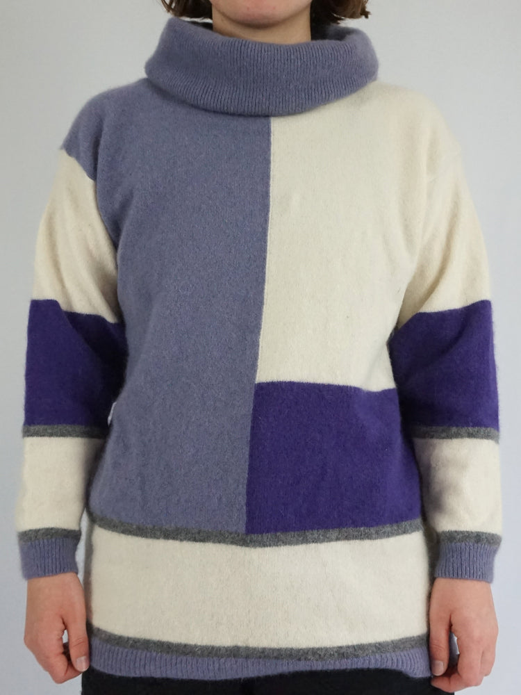 Super Soft Lilac & White Turtleneck - L