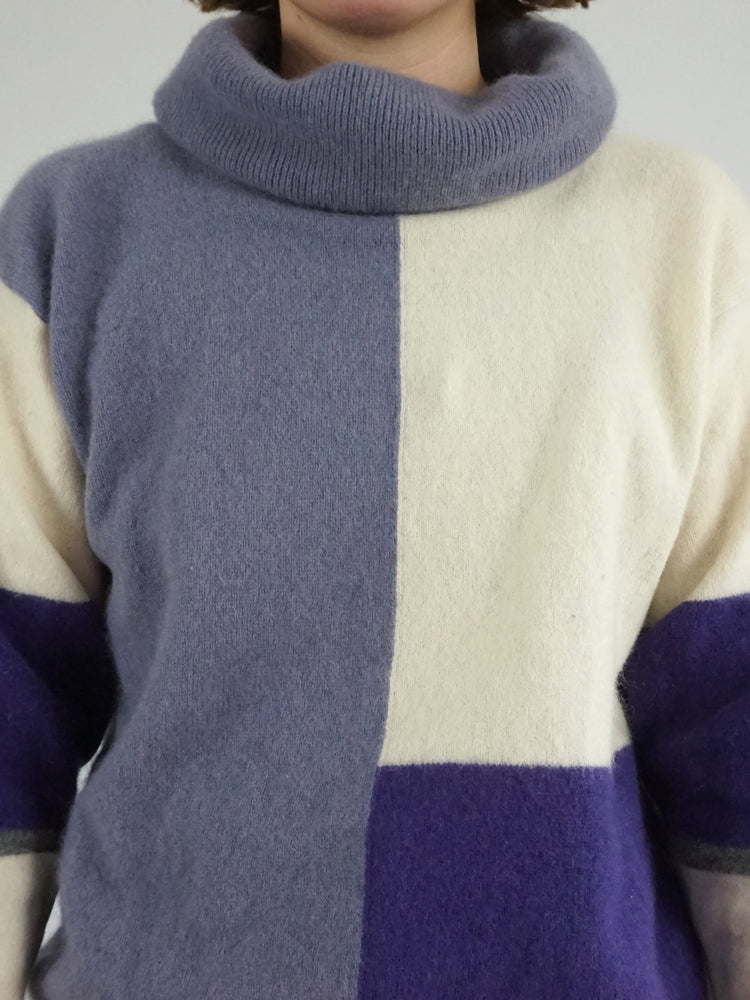 Super Soft Lilac & White Turtleneck - L