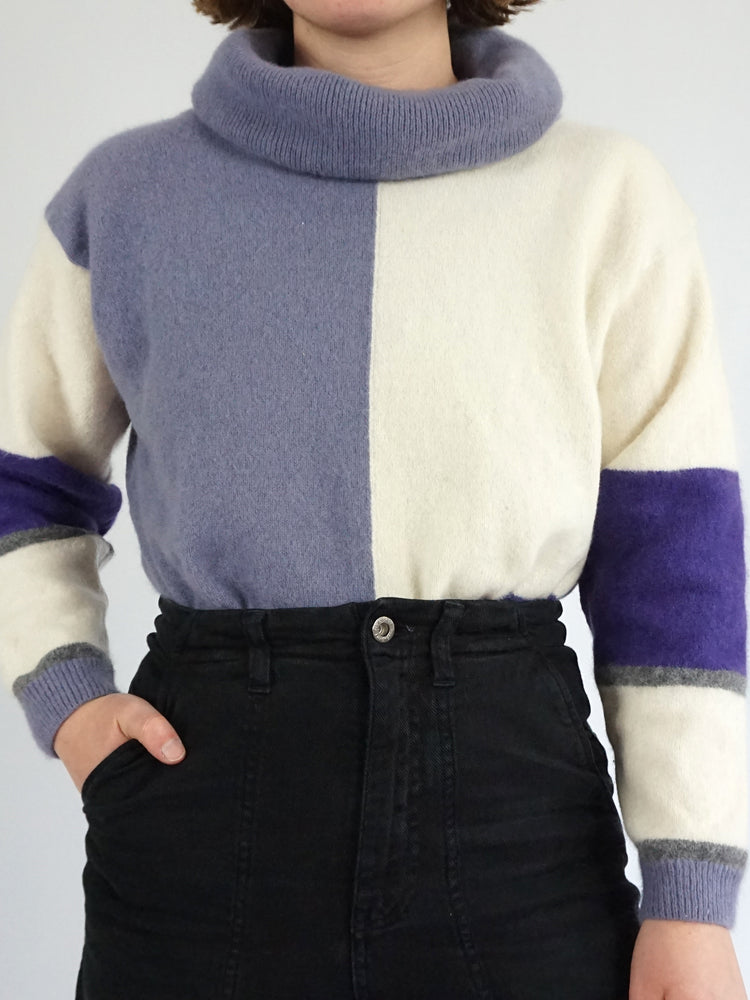 Super Soft Lilac & White Turtleneck - L