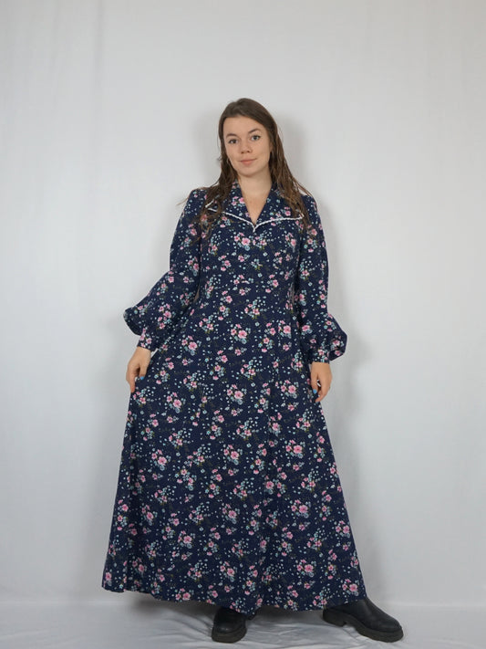 Navy Floral Prairie Dress - L