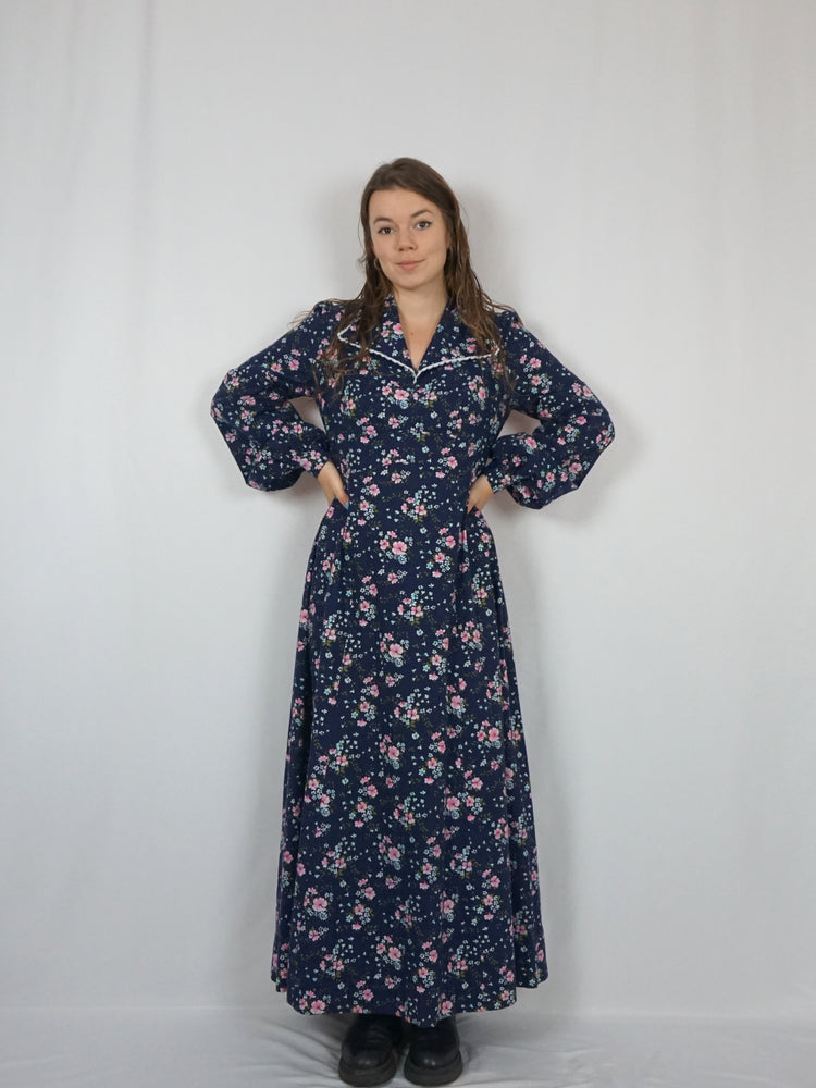 Navy Floral Prairie Dress - L