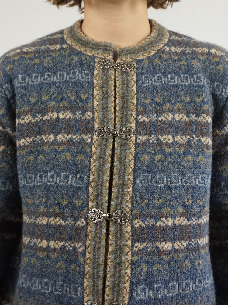 Norwegian Metal Clasp Cardigan - M